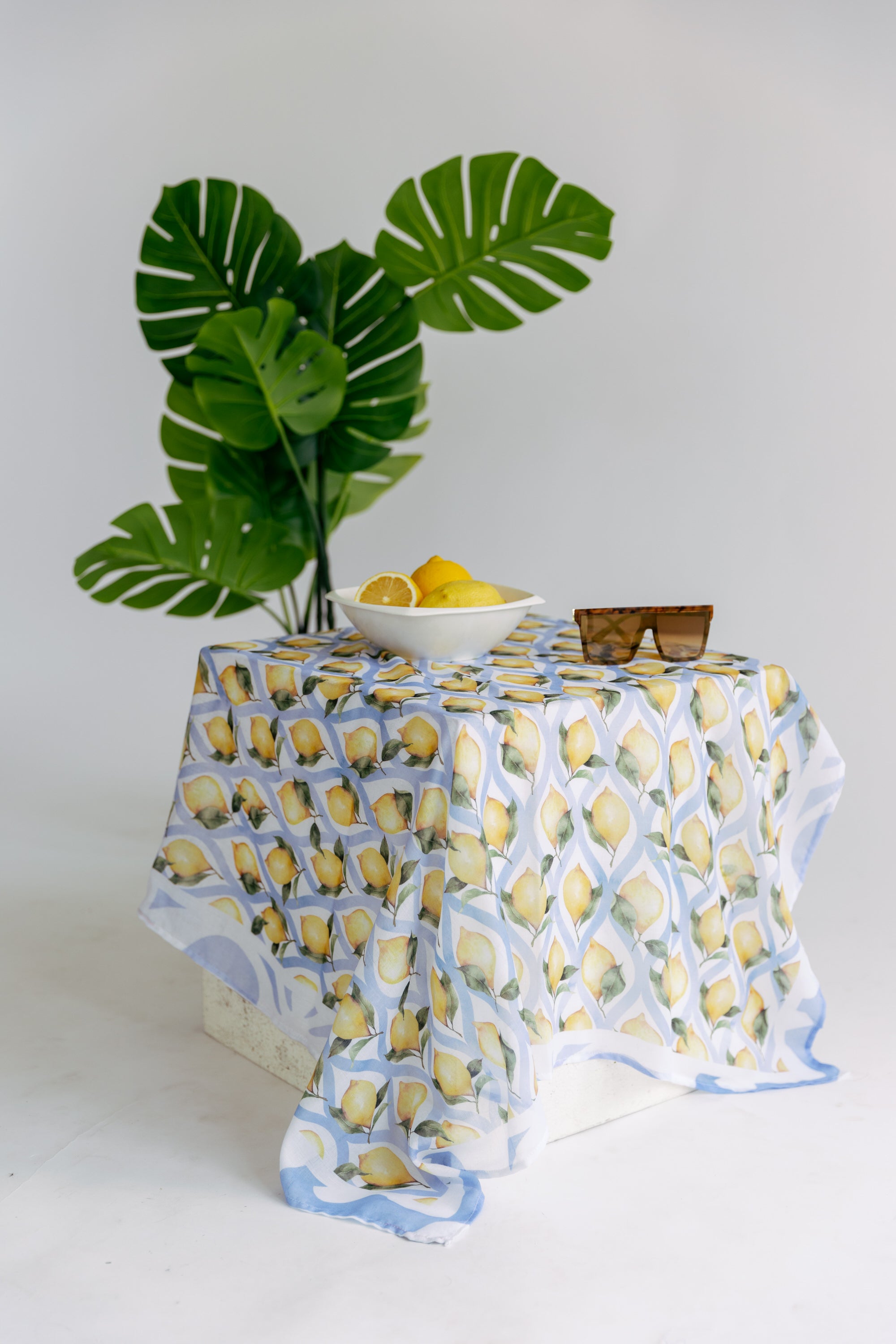 AMALFI HEAD SCARF / PRINTED SATIN LEMONS