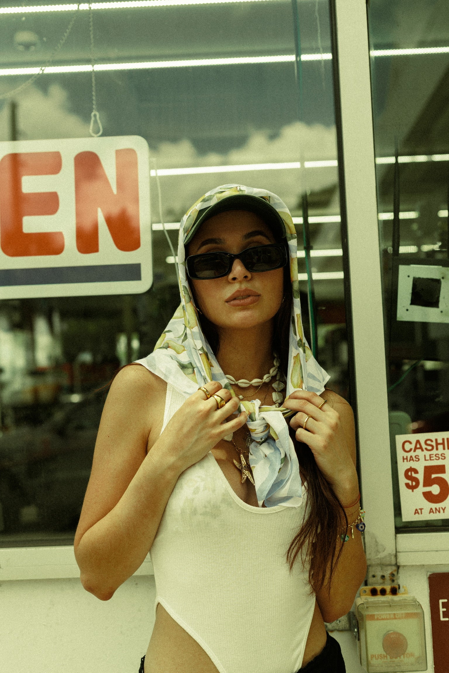 AMALFI HEAD SCARF / PRINTED SATIN LEMONS